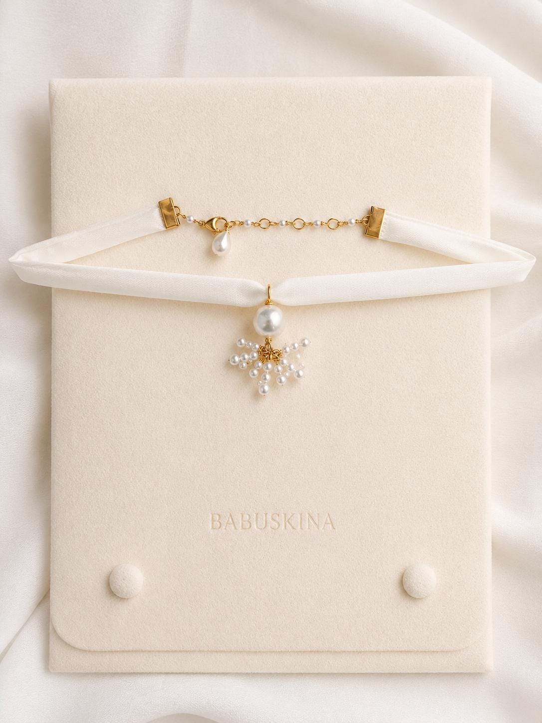 Noemi, Baroque Pearl Silk Choker