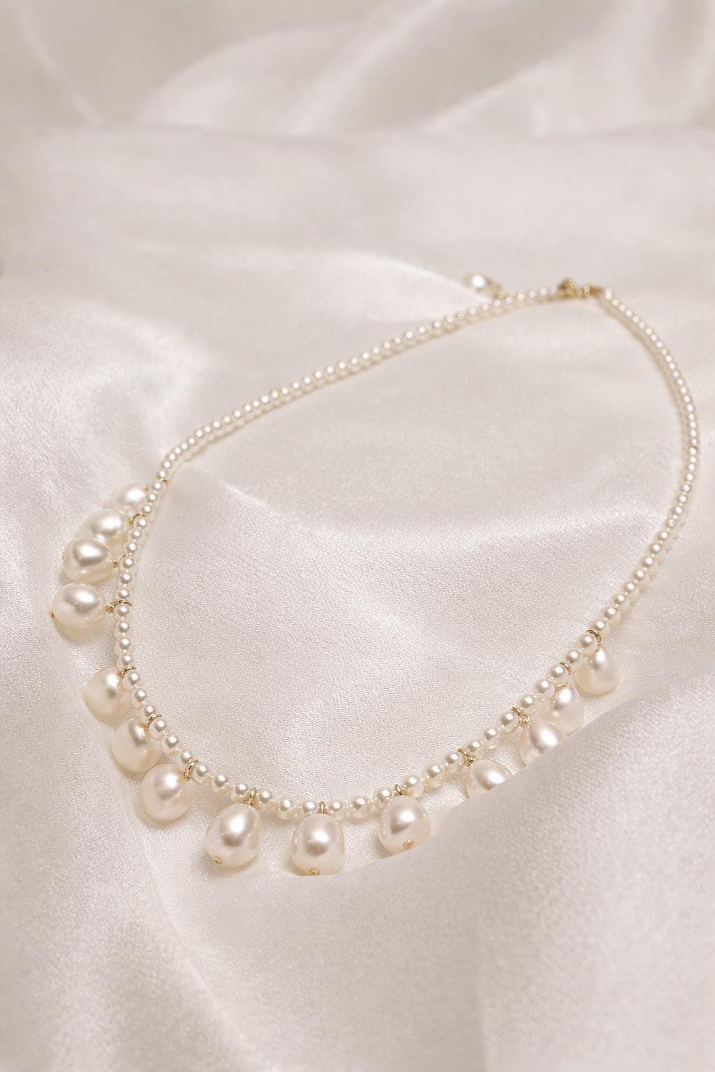 Flurina, Natural Pearl Necklace