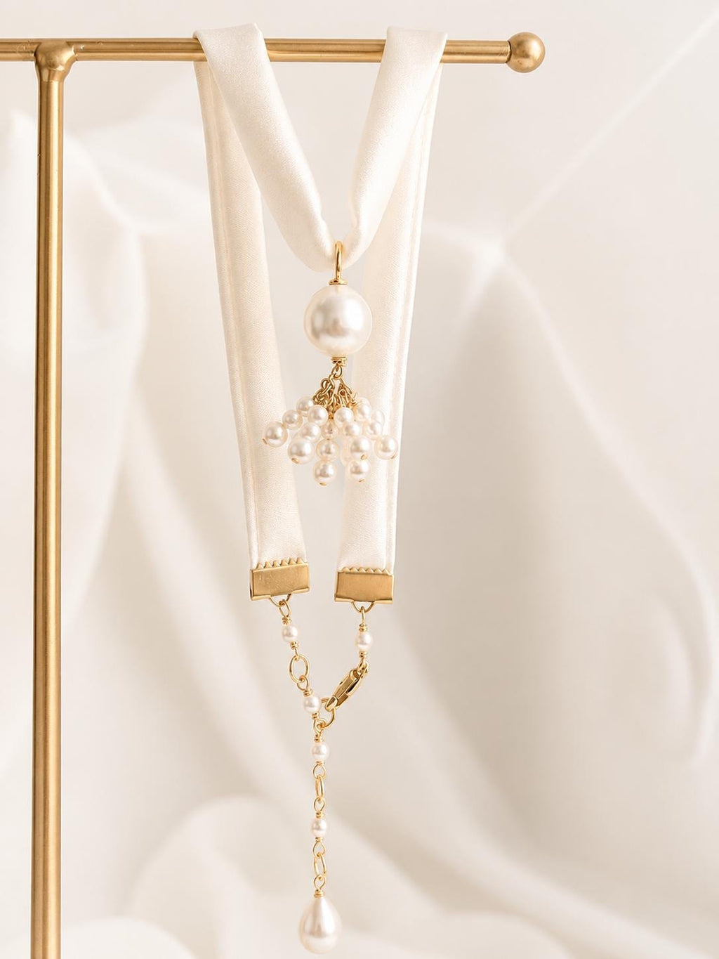 Noemi, Baroque Pearl Silk Choker
