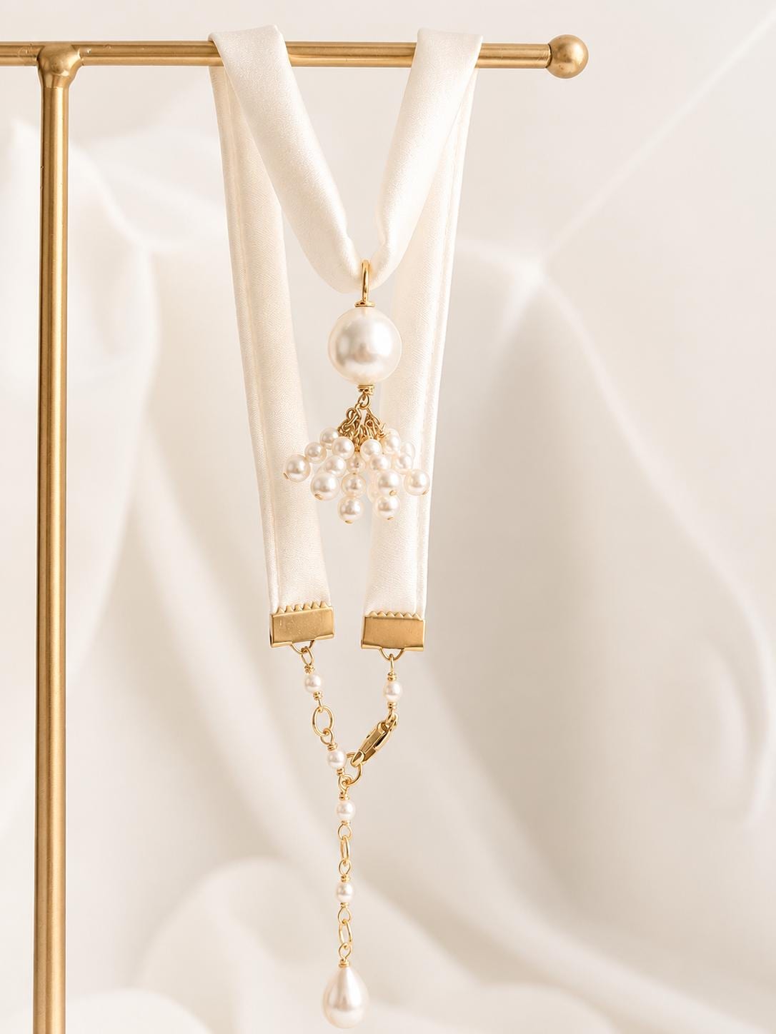 Noemi, Baroque Pearl Silk Choker
