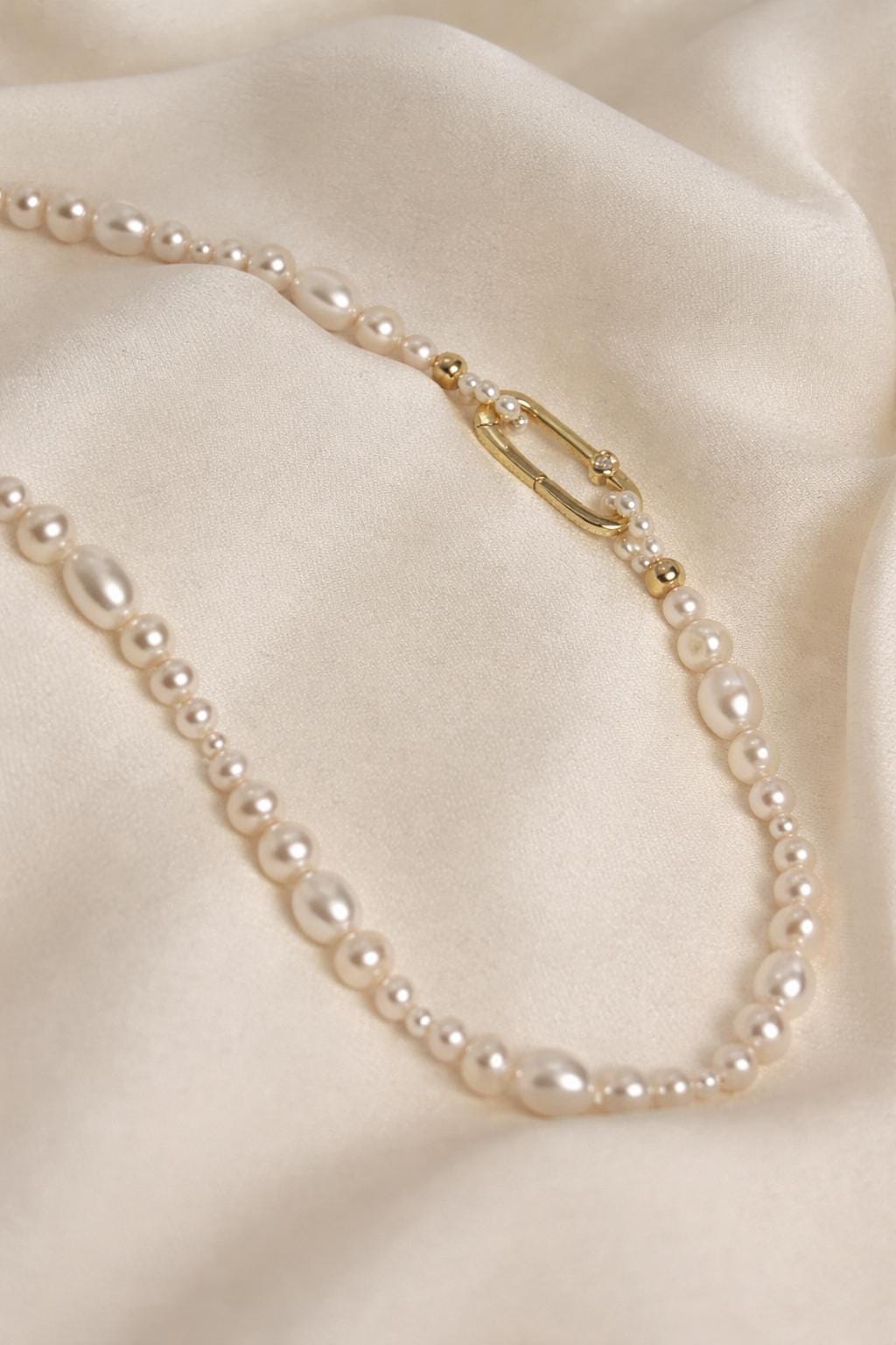 Chiara, Classic Pearl Necklace