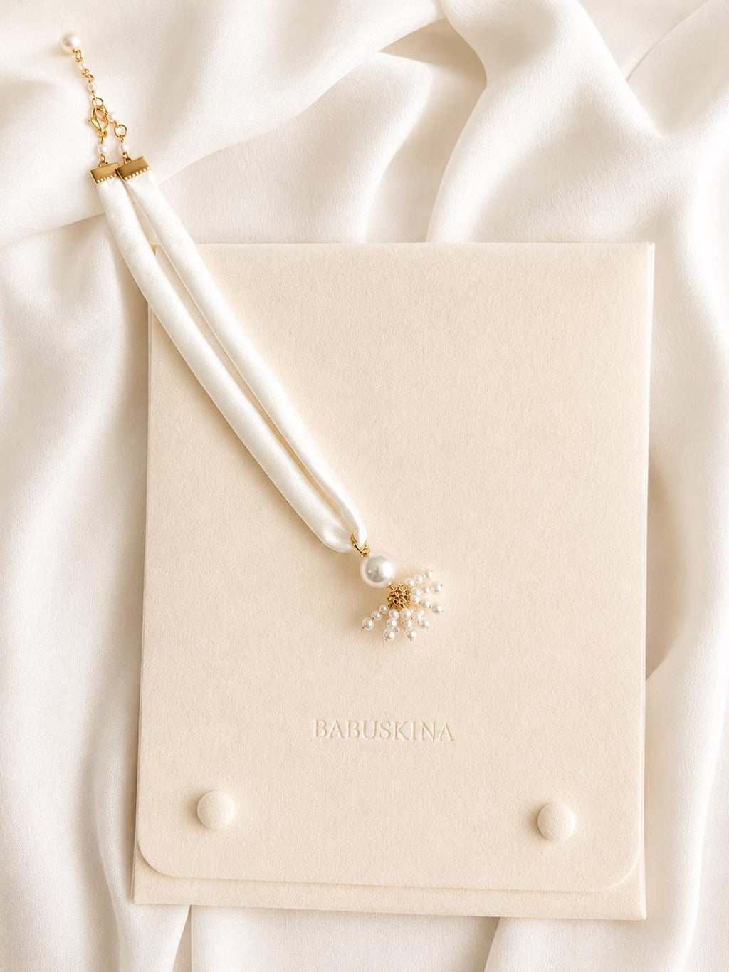 Noemi, Baroque Pearl Silk Choker